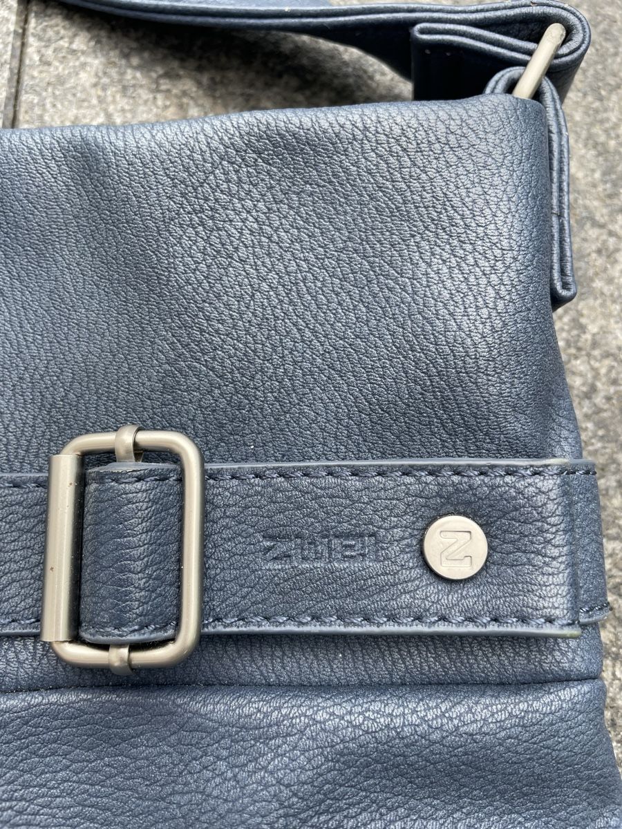 Zwei Taschen für Damen: Umhängetasche ZWEI – Gebraucht aus Niederbüren von poschti 1