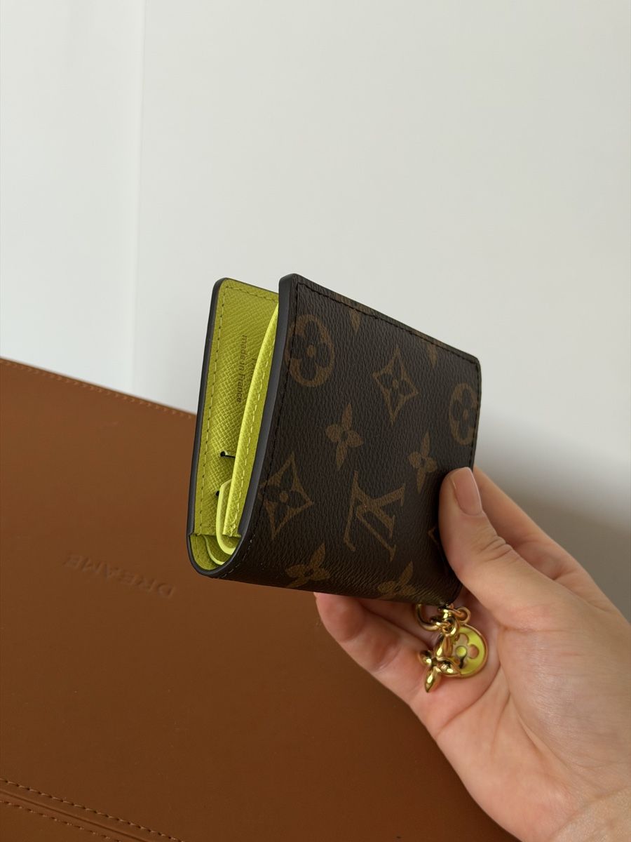Portefeuilles: Geldbörse Monogram Canvas super Zustand – Neuf (Voir description) à Jona par biy_f8qm 3