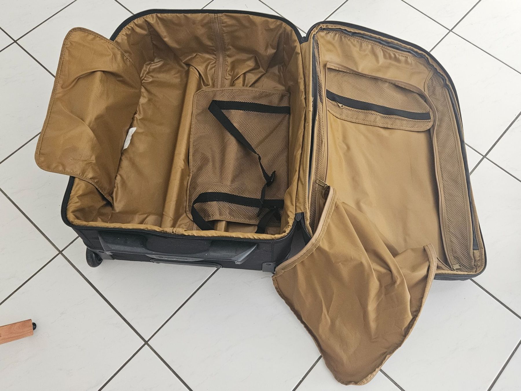 Victorinox Valigie: Victorinox Reisekoffer mit Rollen – Usato da Steinhausen venduto da Maria-Teresa.Ehrler 3
