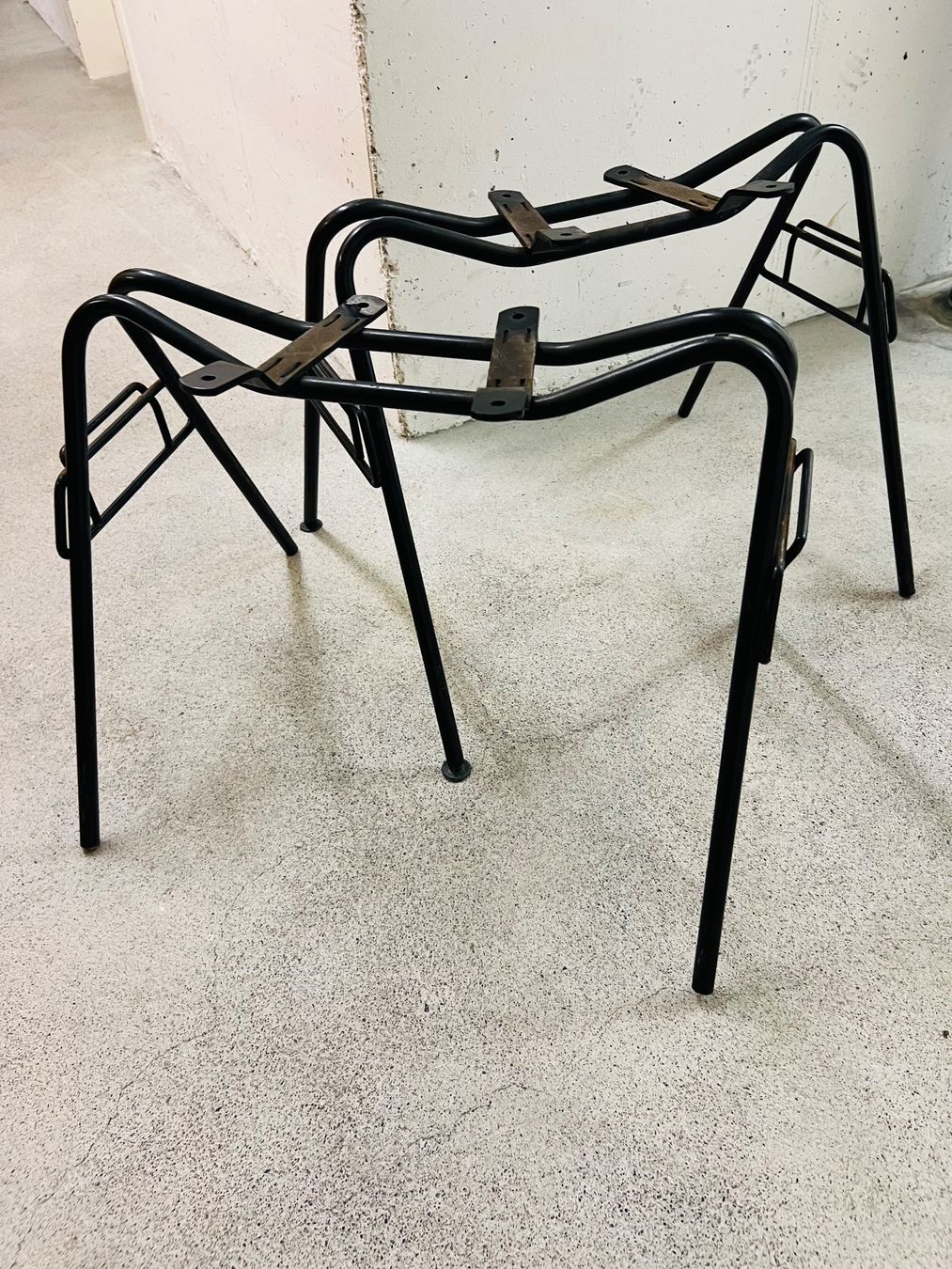 Vitra Stühle: 2 Herman Miller, Charles Eames, Vitra, stacking base - black – Gebraucht aus Egg b. Zürich von nadjacal 2