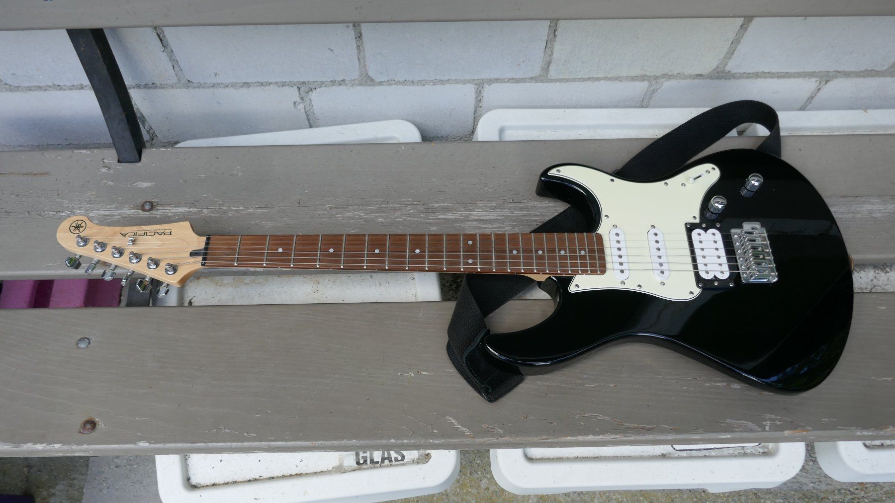 Yamaha Strumenti musicali: Yamaha Pacifica 112V Gitarre – Usato da Wenslingen venduto da FairlightCMI 1