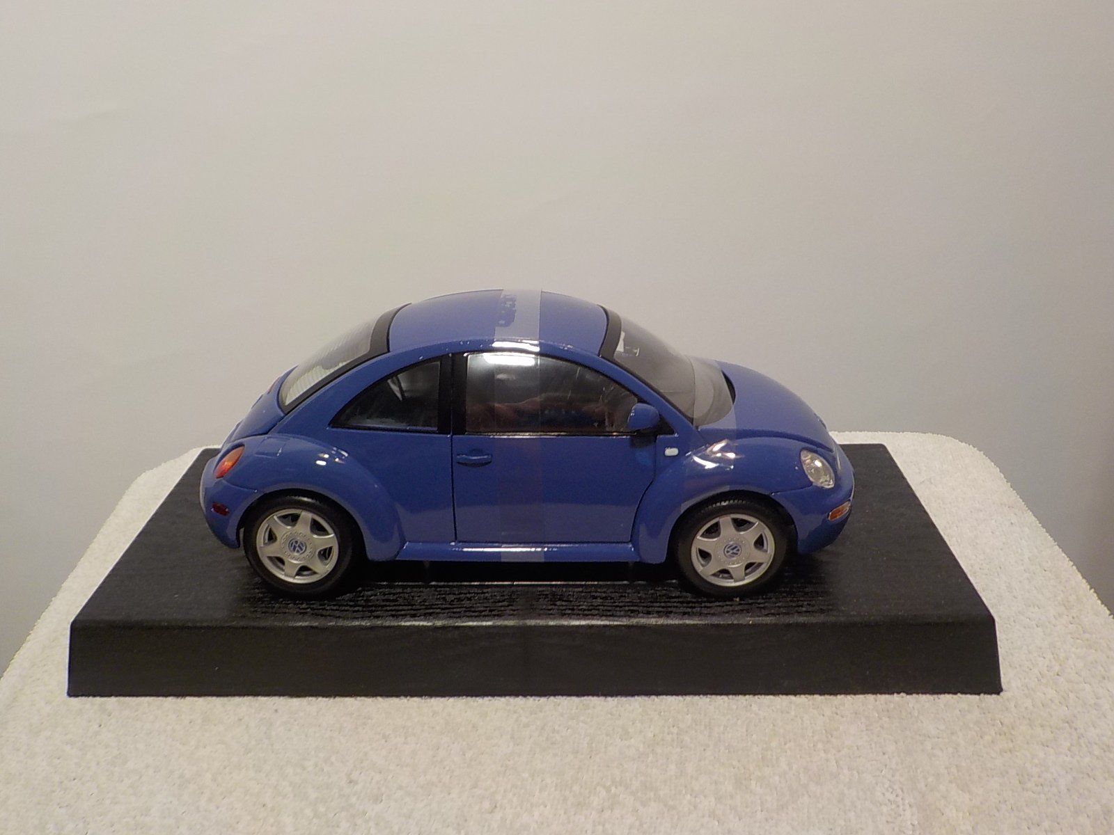 Volkswagen Modellini d'auto: Volkswagen New Beetle ende 90er – Nuovo e nell'imballaggio originale da Bülach venduto da Freieck 2