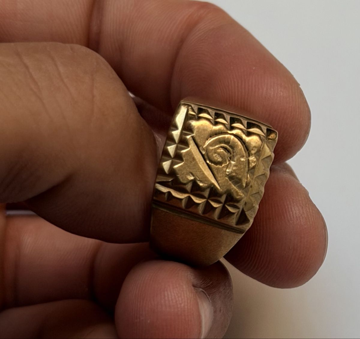 Anelli: Bague chevalire dorée 14.14g vintage – Usato da La Tour-de-Trème venduto da Ahamaya 2