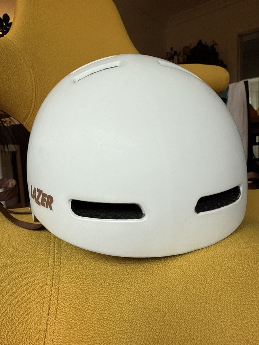 Helme: Lazer white bicycle helmet, safe and stylish for Spring – Gebraucht aus Männedorf von Alexa6ka 2