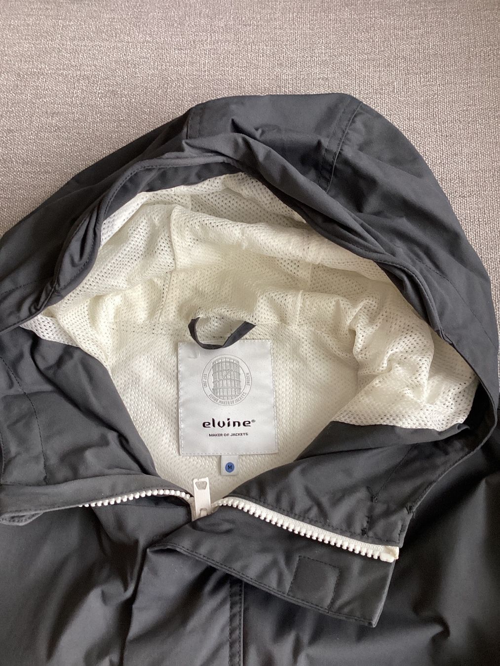 Elvine Jacken: Elvine Übergangsjacke. Dunkelgrau. Grösse M – Gebraucht aus Wädenswil von Sneakerio 1