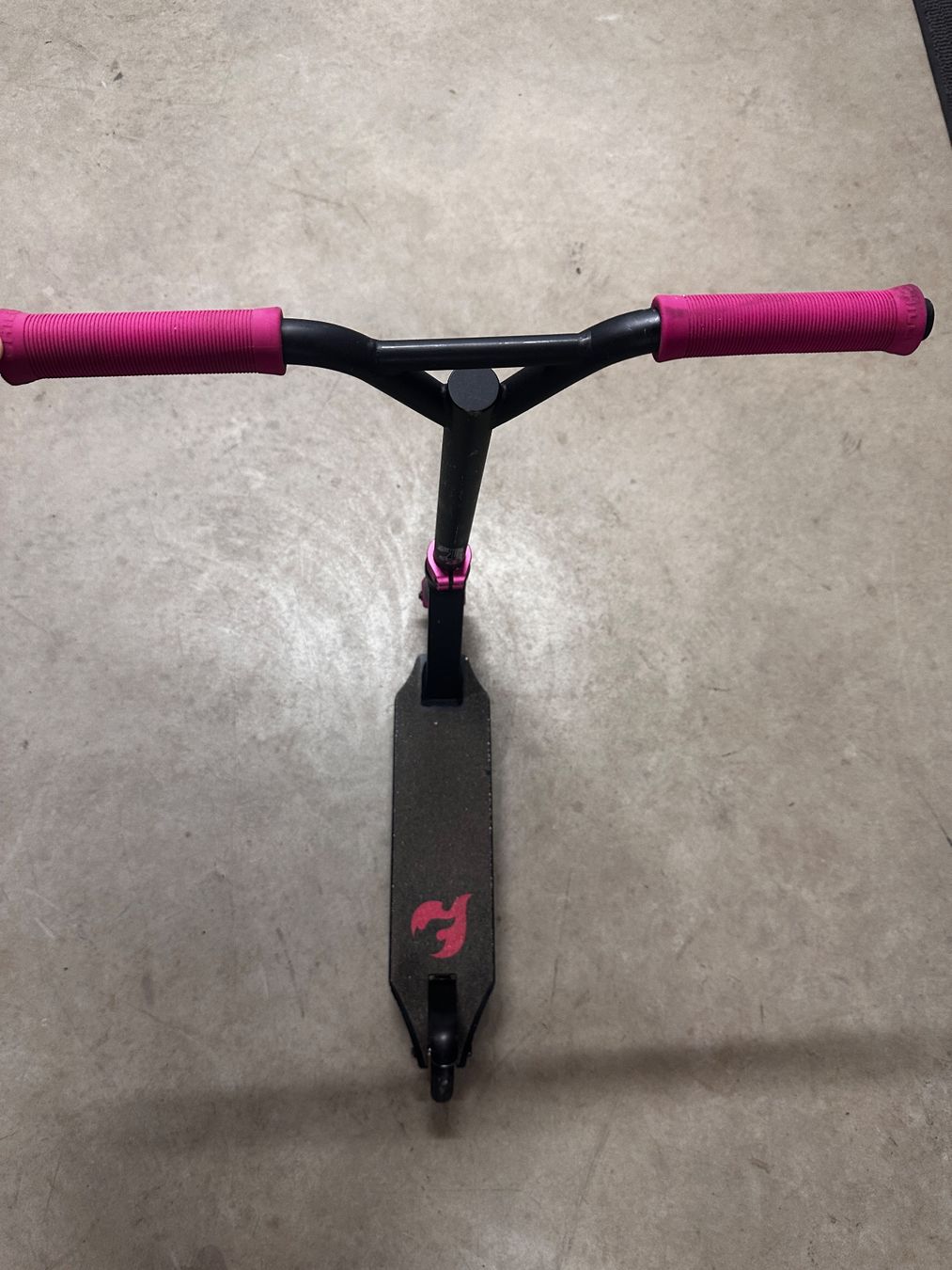 Chilli Kickboard: CHILLI PRO SCOOTER 3000 - BLACK/PINK – Usato da Büetigen venduto da Sandro3285 1