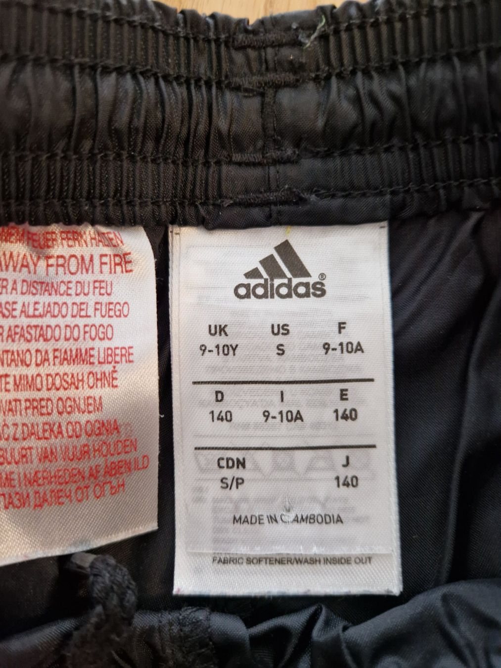 Adidas Pantaloni: Regenhose Adidas Gr. 140 Neu – Usato da Davos-Dorf venduto da Bpelikan 2