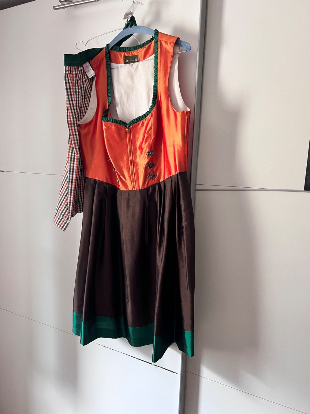 Vestiti: Trachtenkleid Gr. 46  top Zustand – Usato da Unterterzen venduto da syllalex