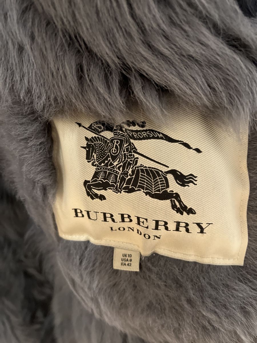 Burberry Cappotti: Burberry Lammfellmantel, grau, Gr 38 – Usato da schaan venduto da Ak9jg8 4