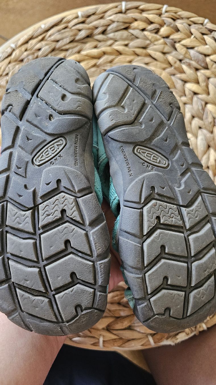 Scarpe per ragazzi: Kinder Sandalen Keen Grösse  – Usato da Tann venduto da dan_dzf8 3