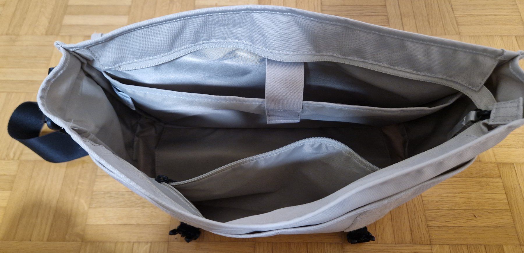 North Face Borse: The North Face super Messenger bag L – Usato da Dübendorf venduto da Kokoro-Cardshop 4