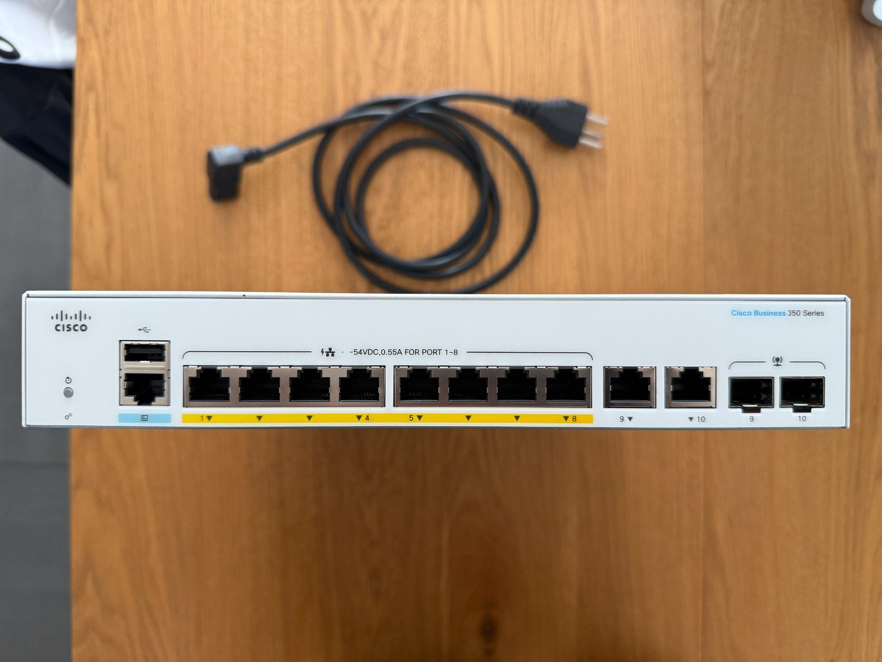 Cisco Hubs & Switches: Cisco switch PoE+ CBS350-8FP-2G – D'occasion à Founex par MaevaMatahi
