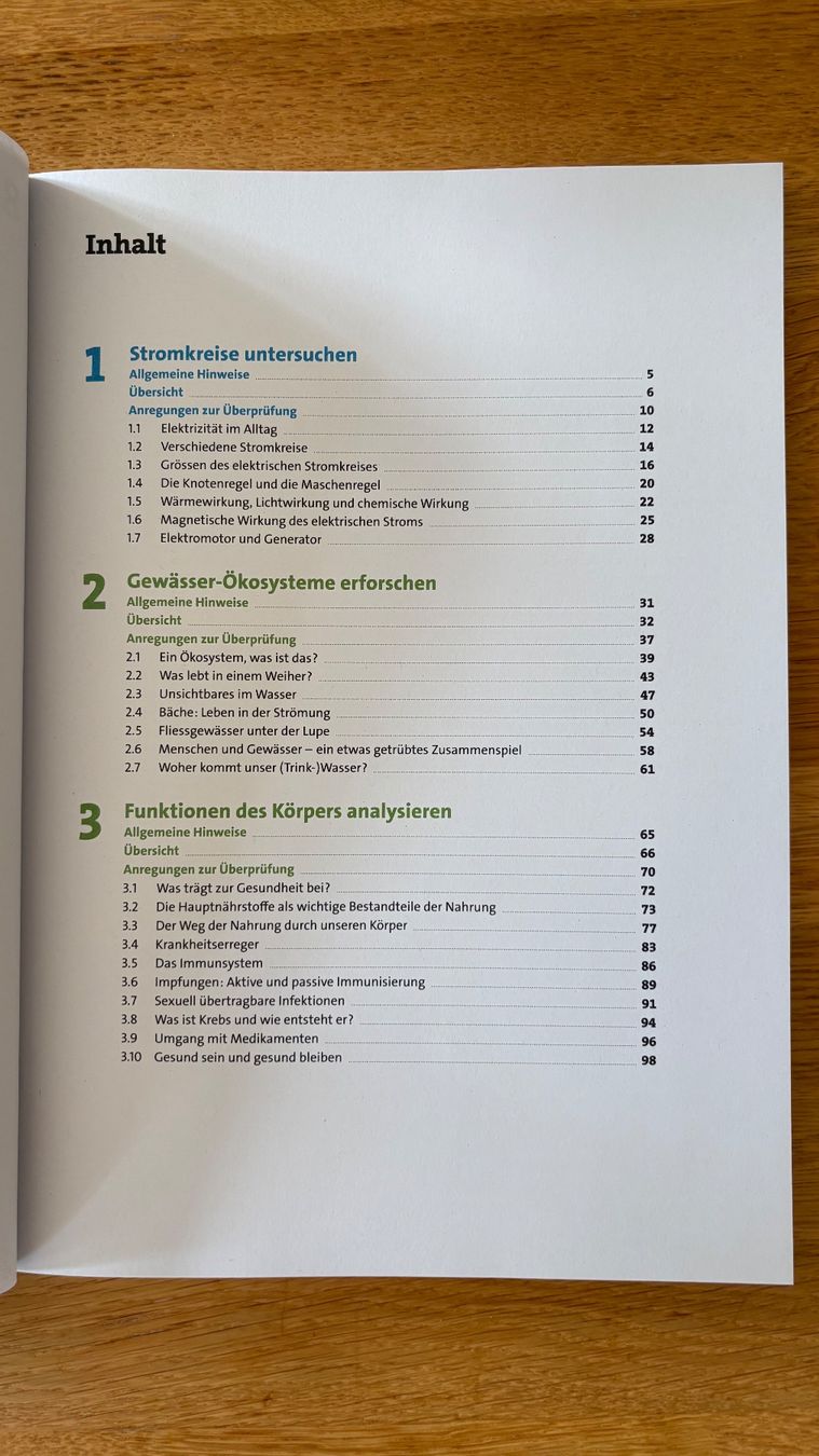 Livres: NaTech 8, Kommentar, Lehrerhandbuch, 8. Klasse – Neuf (Voir description) à Bauma par Lieverd01 1