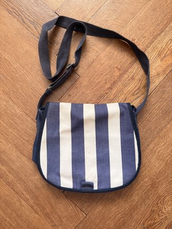 Marimekko Umhaengetasche gestreift dunkelblau weiss