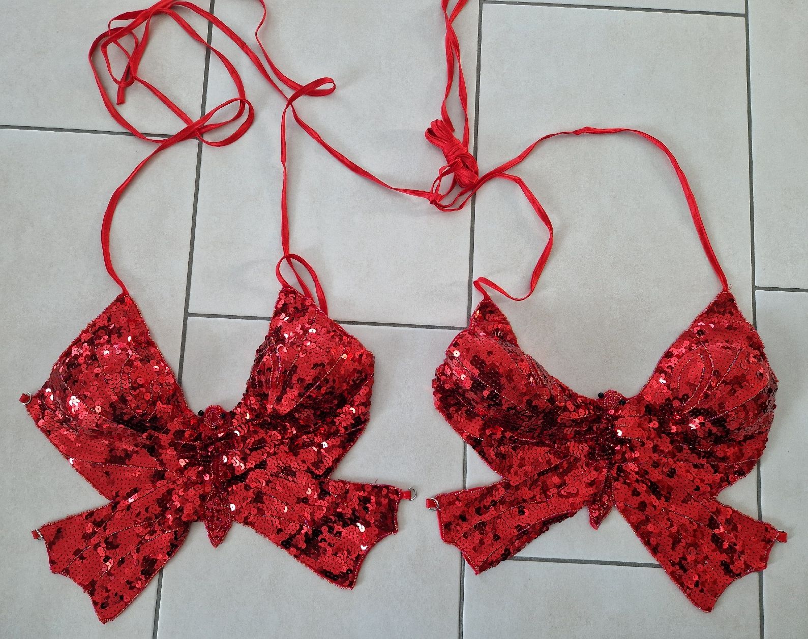 Costumi: 2 wunderschöne Schmetterlingsoberteile – Usato da Wettingen venduto da Lady_glam