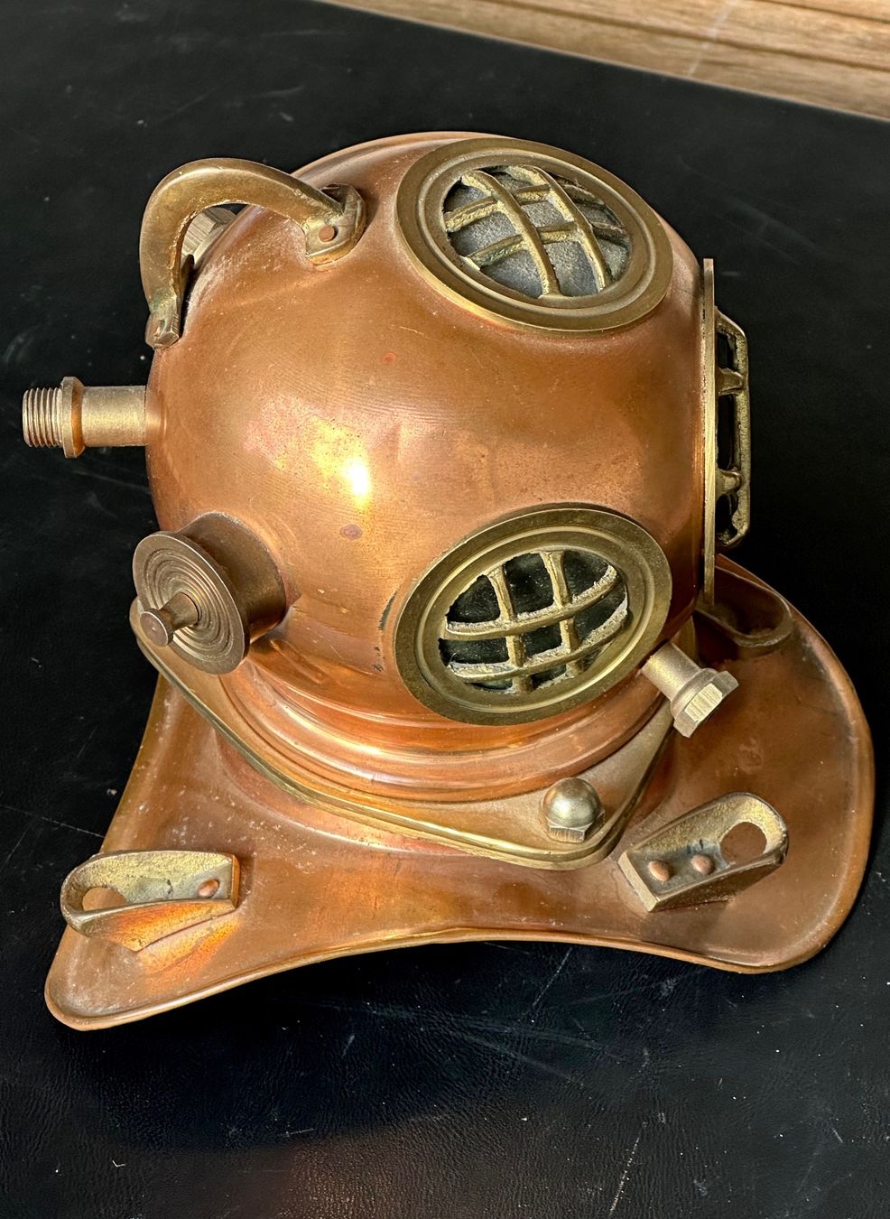 Antike Kleidung & Accessoires: alter Taucherhelm Messing Kupfer Modell Hammerobjekt – Gebraucht aus Seltisberg von  2