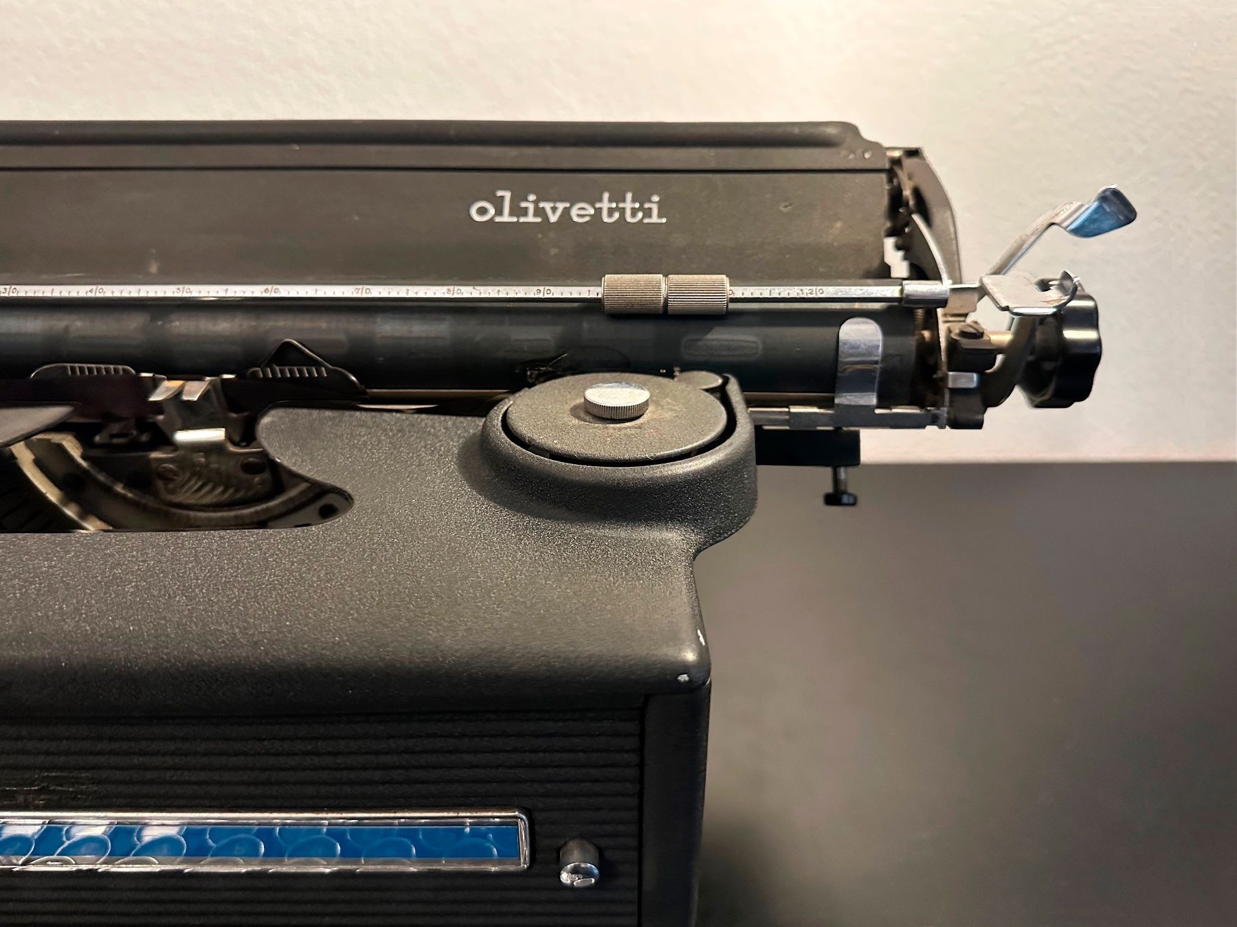 Olivetti Schreibmaschinen: Olivetti M40/3 Schreibmaschine – Gebraucht aus Zürich von Einzelheiten 6