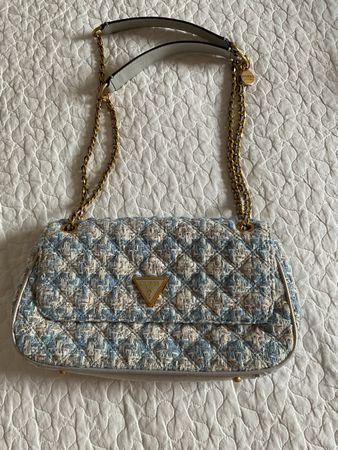 GUESS NEU