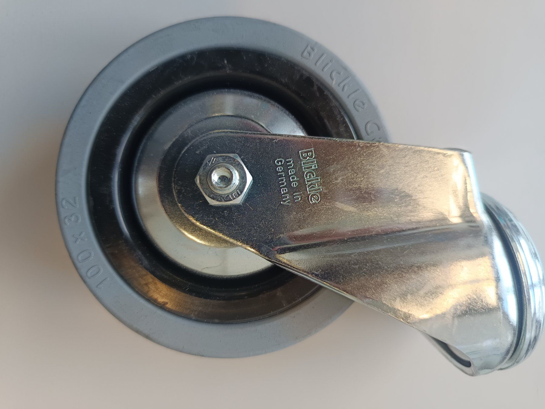 Altro per stoccaggio & trasporto: 4 Stück neue Lenkrollen 100 x 32 – Nuovo e nell'imballaggio originale da Rüthi (Rheintal) venduto da Balty 1