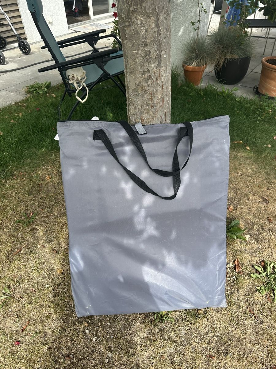 Bodenmatten: Strandliege  grau mit Tragetasche  – Gebraucht aus Egg b. Zürich von Chobe 7
