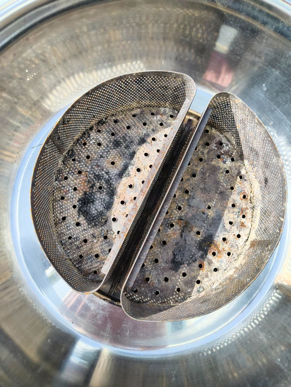 Lotusgrill Grills: Lotusgrill XXL rot – Gebraucht aus Oerlingen von G-funden 7