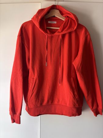 Cooler roter Hoodie von Mos Mosh Copenhagen