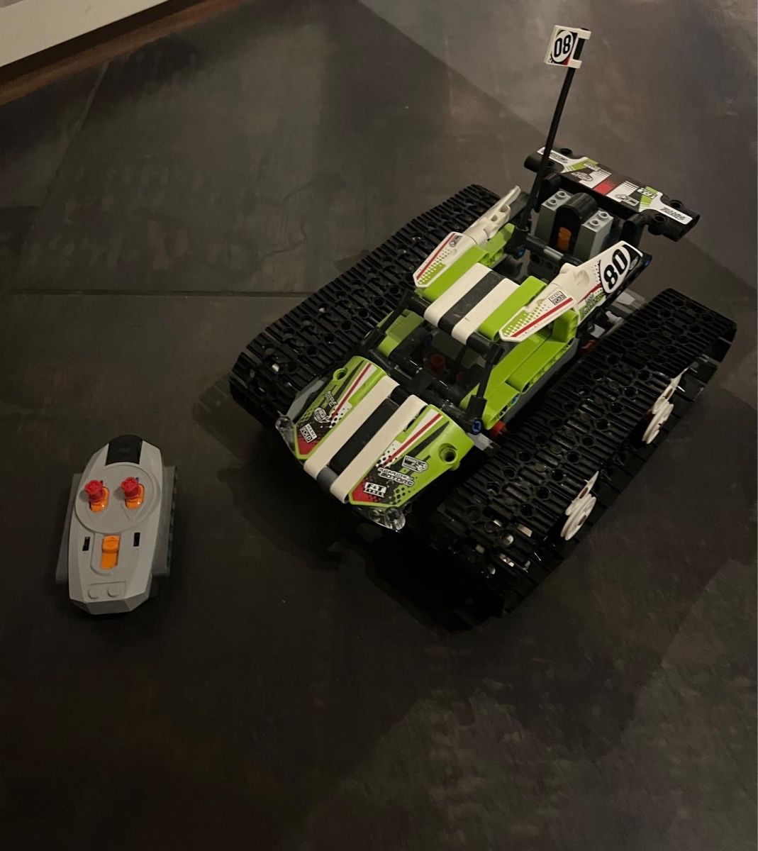 Lego Spielzeuge: LEGO Ferngesteuerter Tracked Racer – Gebraucht aus Sigriswil von Krugle83