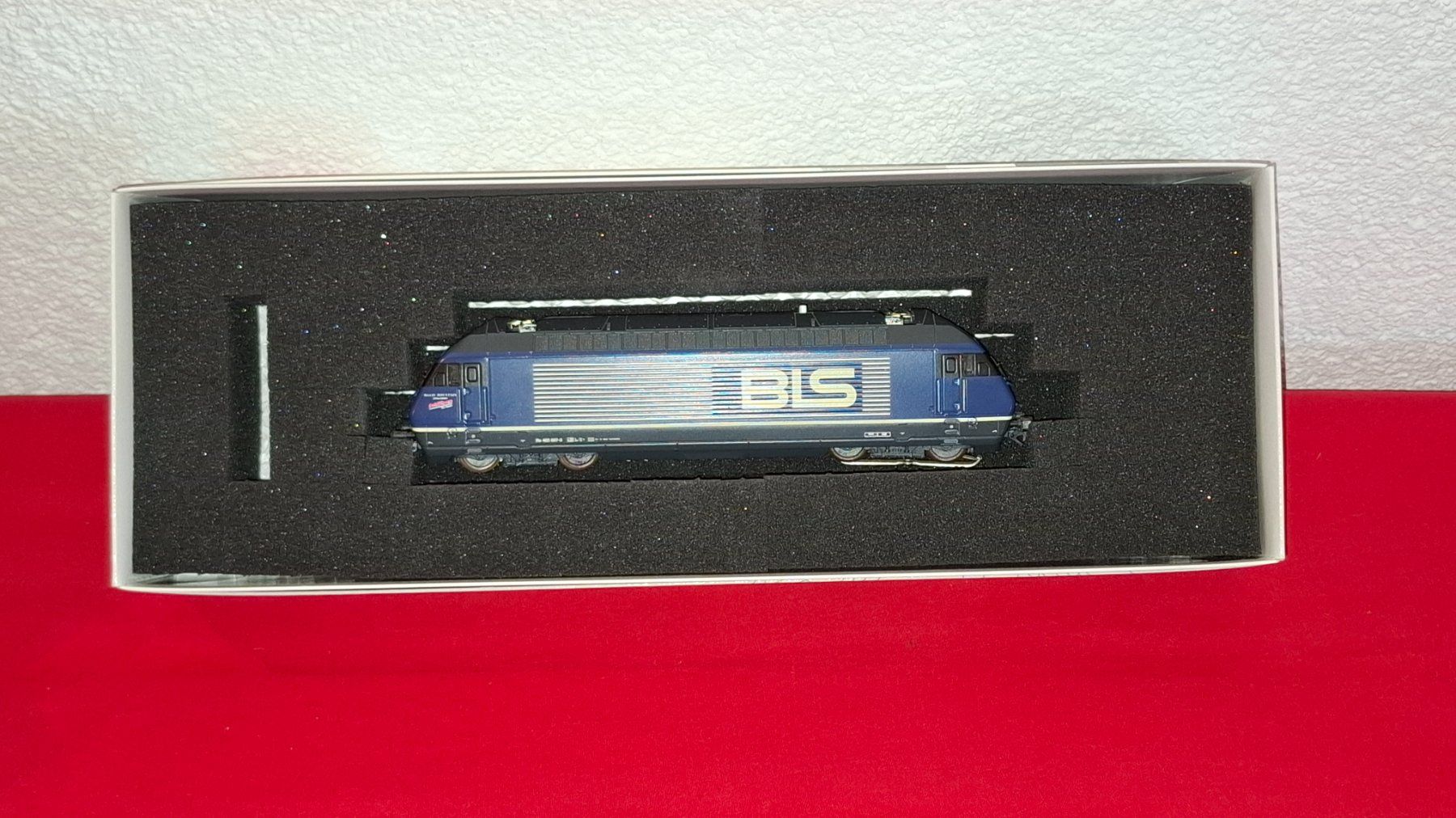 Hag Modellini di ferrovie: HAG : Re 465 " Schilthorn " AC, analog – Usato da Märwil venduto da Siebenzipfel 4