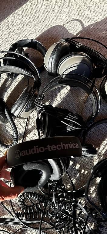 Cuffie: Lot de casques de studio vintage  – Usato da Vaulion venduto da Simonsuter 1