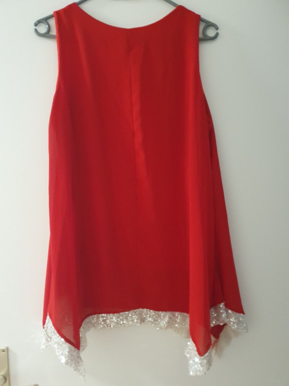 Tops: Rotes Oberteil mit Pailletten Grösse L – Neuf (Voir description) à St.Gallen par Avena135 2
