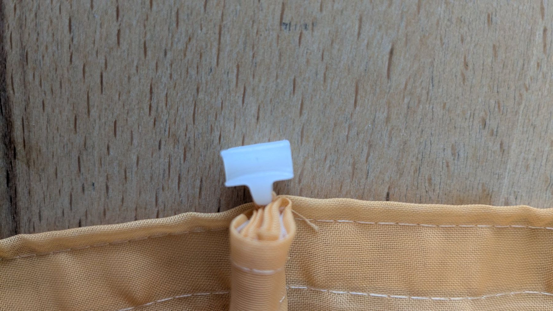 Pfister Tende: Vorhang Apricot (2/3) – Usato da Oberweningen venduto da Ramre 6