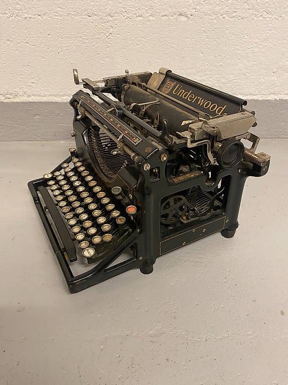 Underwood Macchine da scrivere: Antike Schreibmaschine Underwood – Usato da Zürich venduto da d-i-a-n-a 2