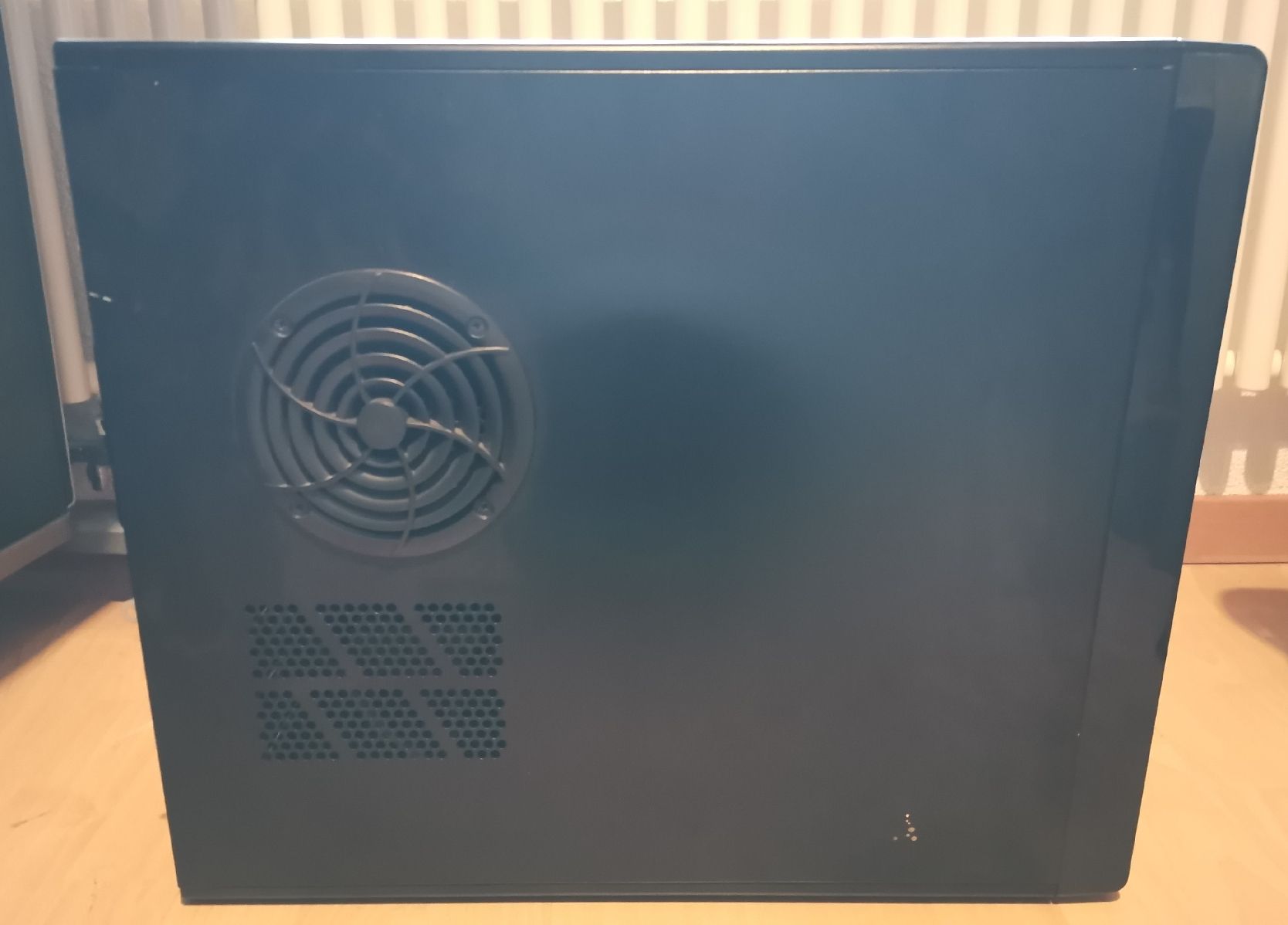 PC: PC Tower mit Intel Celeron G550, 8GB RAM, Ohne SSD/System – Usato da Bottighofen venduto da andax 3