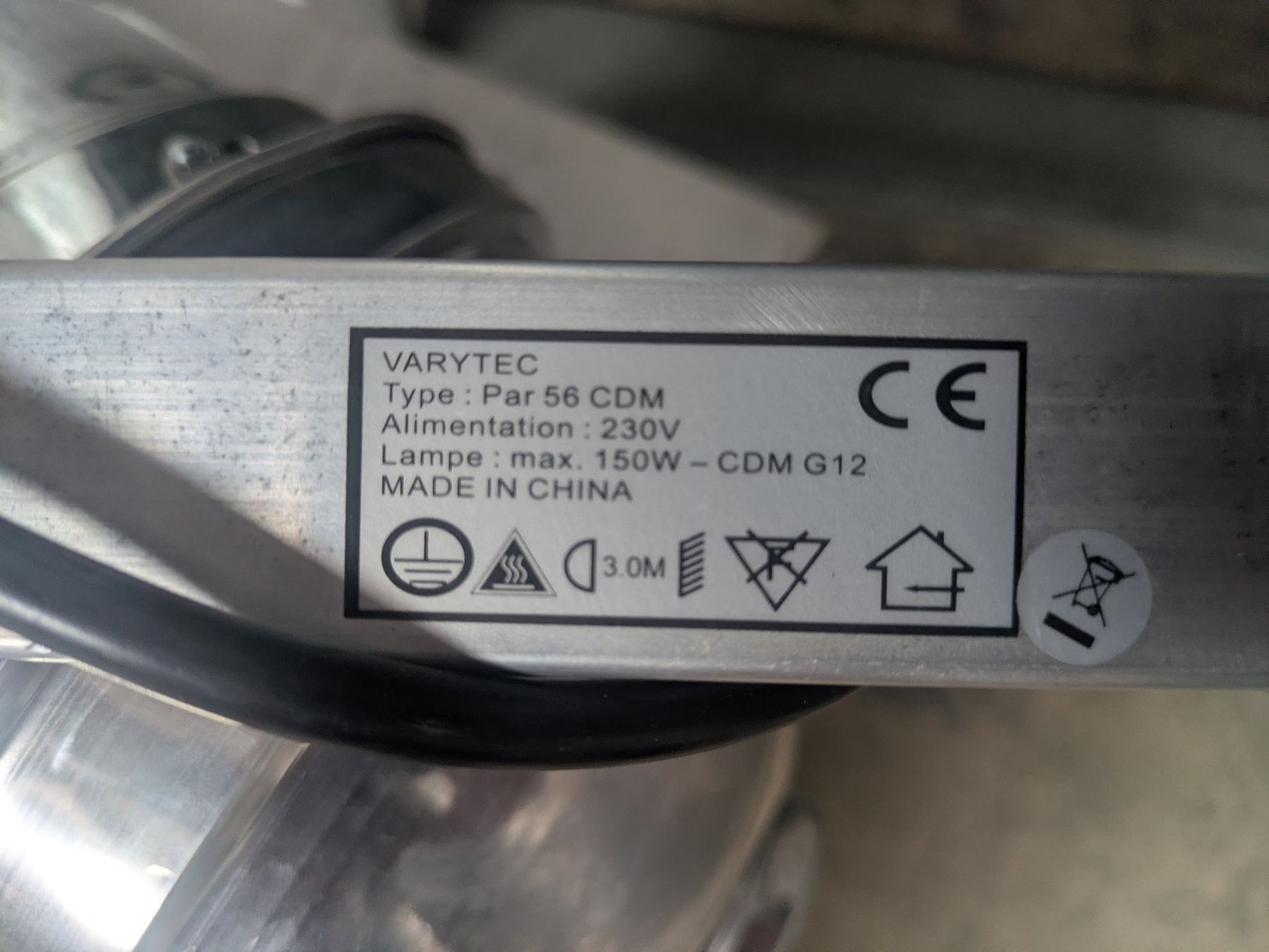 Lampes: PAR Scheinwerfer 150 W gebraucht Chrom mit Bügel – D'occasion à Grosswangen par Psion007 3