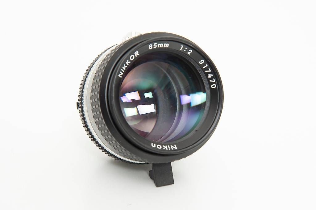 Nikon Objektive: Nikon Nikkor 85mm 1:2 Ais – Gebraucht aus Lausanne von Phlox02