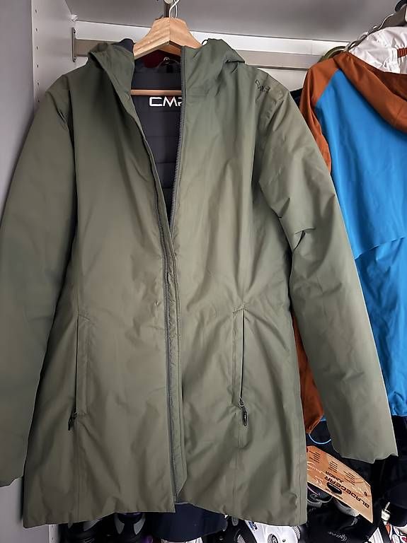 Jacken: CMP lange winter Jacke M – Gebraucht aus Zürich von Sashkica 1