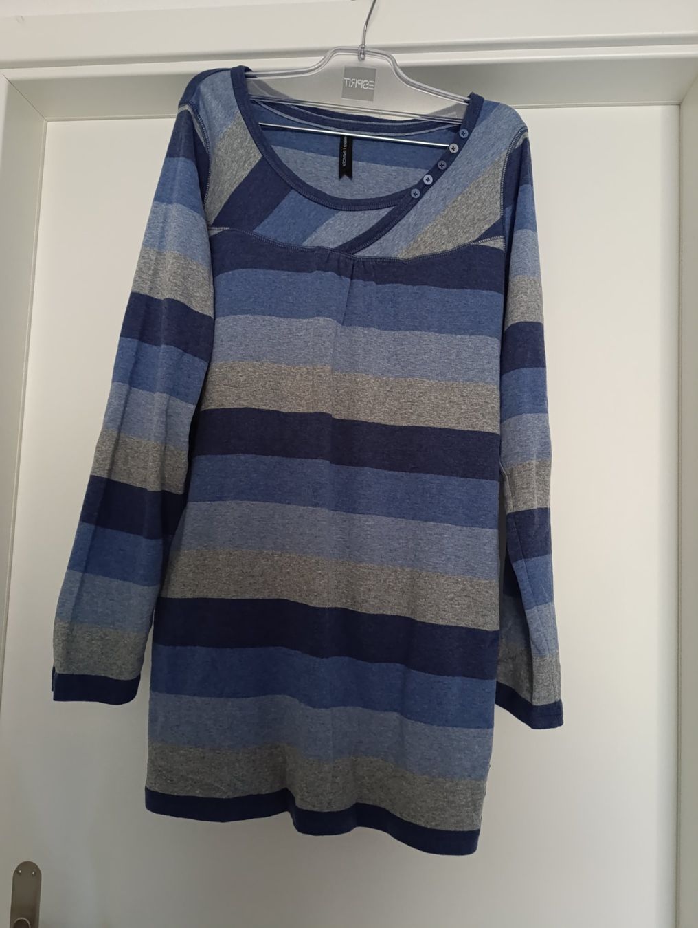 Pullover & Sweatshirts: Pull long – Neu (gemäss Beschreibung) aus St-Cergue von Neviana