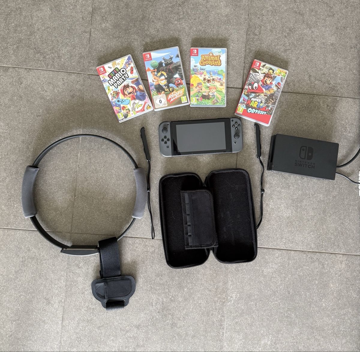 Nintendo Console: Nintendo Switch Konsole + Ring Fit Adventure + Spiele – Usato da Eschen venduto da fr1991