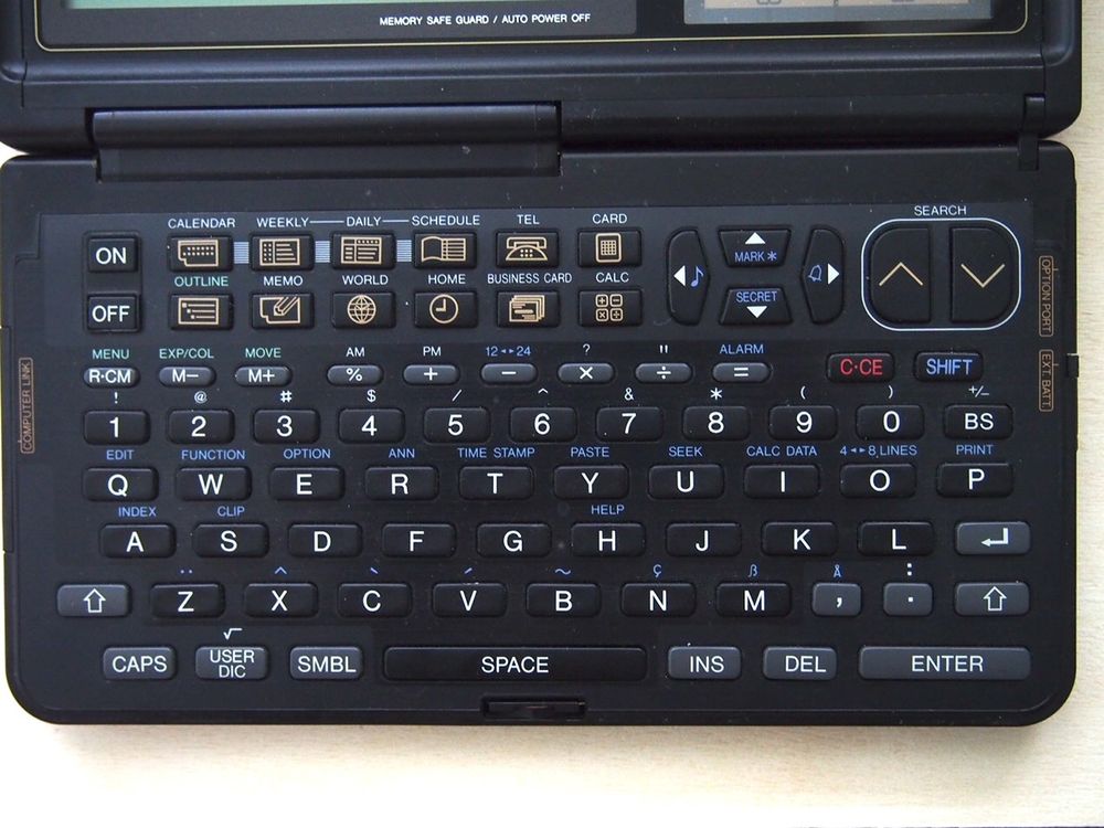 SHARP IQ8300M Electronic Organizer 128KB Kaufen auf Ricardo