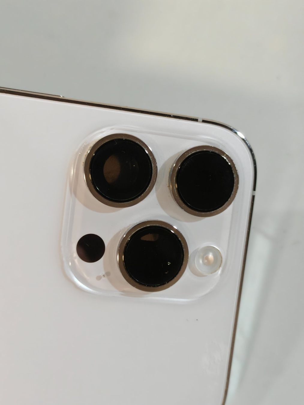 Apple Telefoni cellulari / Smartphones: iPhone 14 Pro Max Weiss – Difettoso da Ehrendingen venduto da Rocky985 6