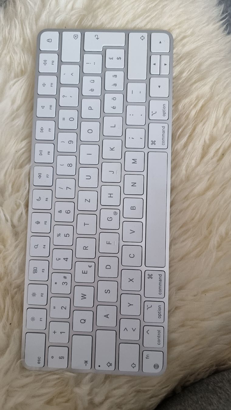 Apple Claviers: Apple Magic Keyboard weiss – Neuf (Voir description) à Immensee par Laatzen