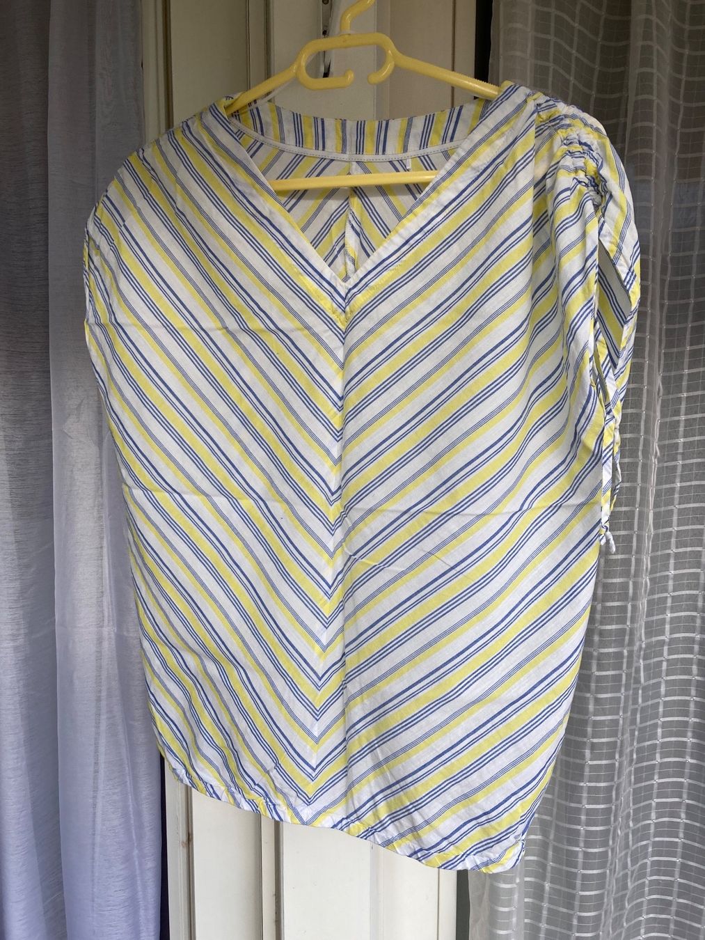 Esprit T-shirt: T-Shirt von Esprit – Usato da Neuenhof venduto da Ivita 1