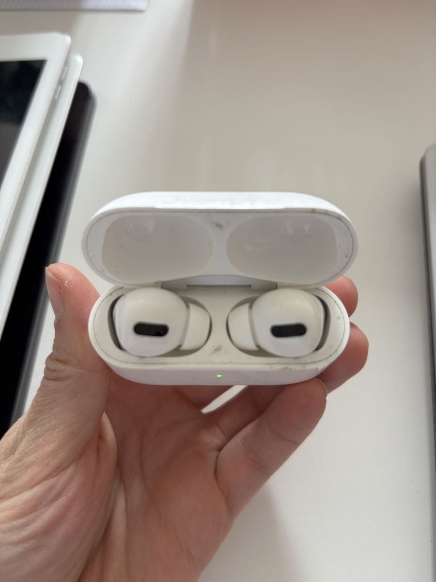 Cuffie: AirPods pro 1 – Usato da La Chaux-de-Fonds venduto da DANIELA19961996 1