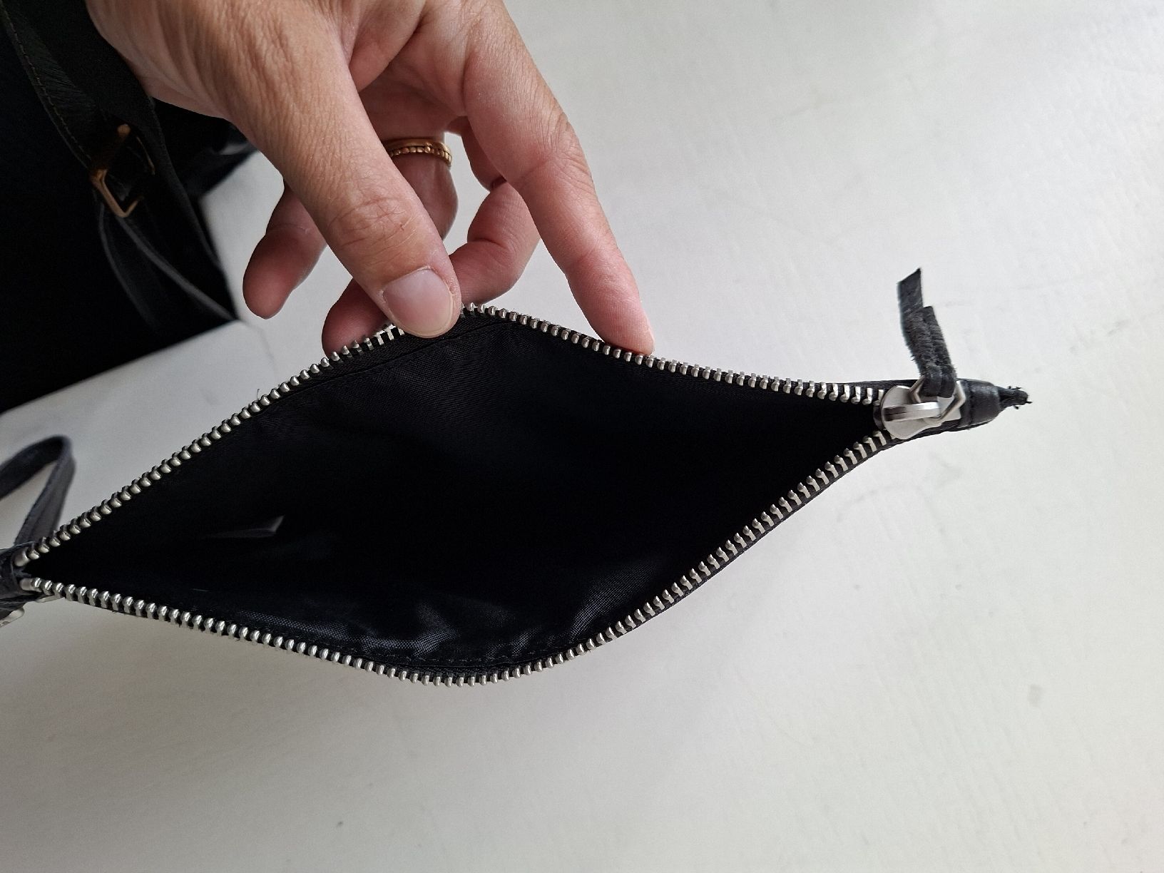 Liebeskind Taschen für Damen: Tasche Clutch Pouch Leder schwarz Liebeskind – Gebraucht aus Neuenkirch von a_s_p6dq 2