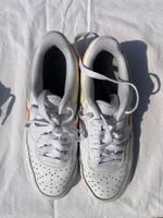 Nike Air Force 1 Kinderschuhe Grösse 37.5 weiss gebraucht