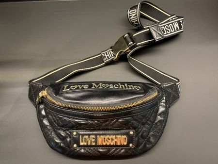 Love Moschino Bauchtasche Schwarz Gold Crossbody