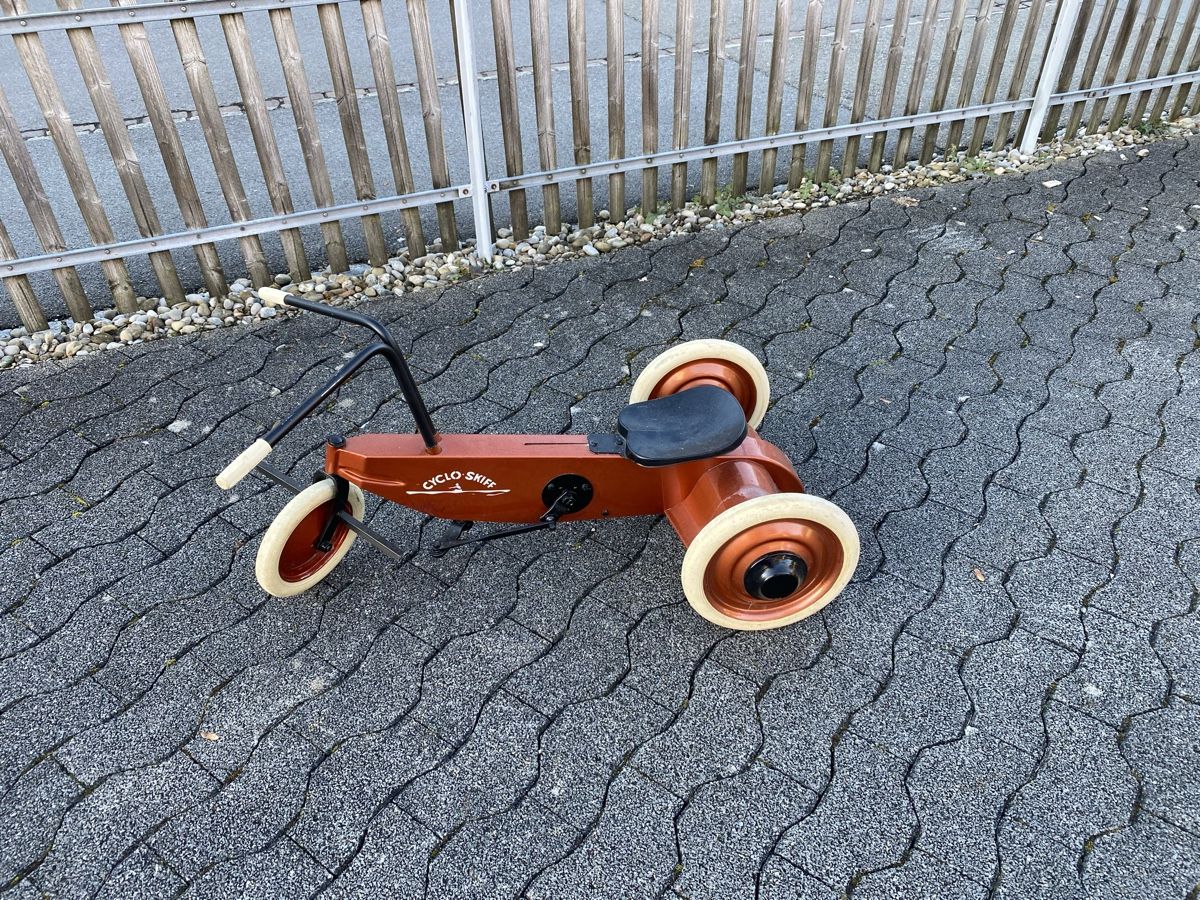 Veicoli per bambini: Cyclo Skiff Antikes Holländer-Dreirad – Usato da St. Margrethen SG venduto da Alfista_159 1