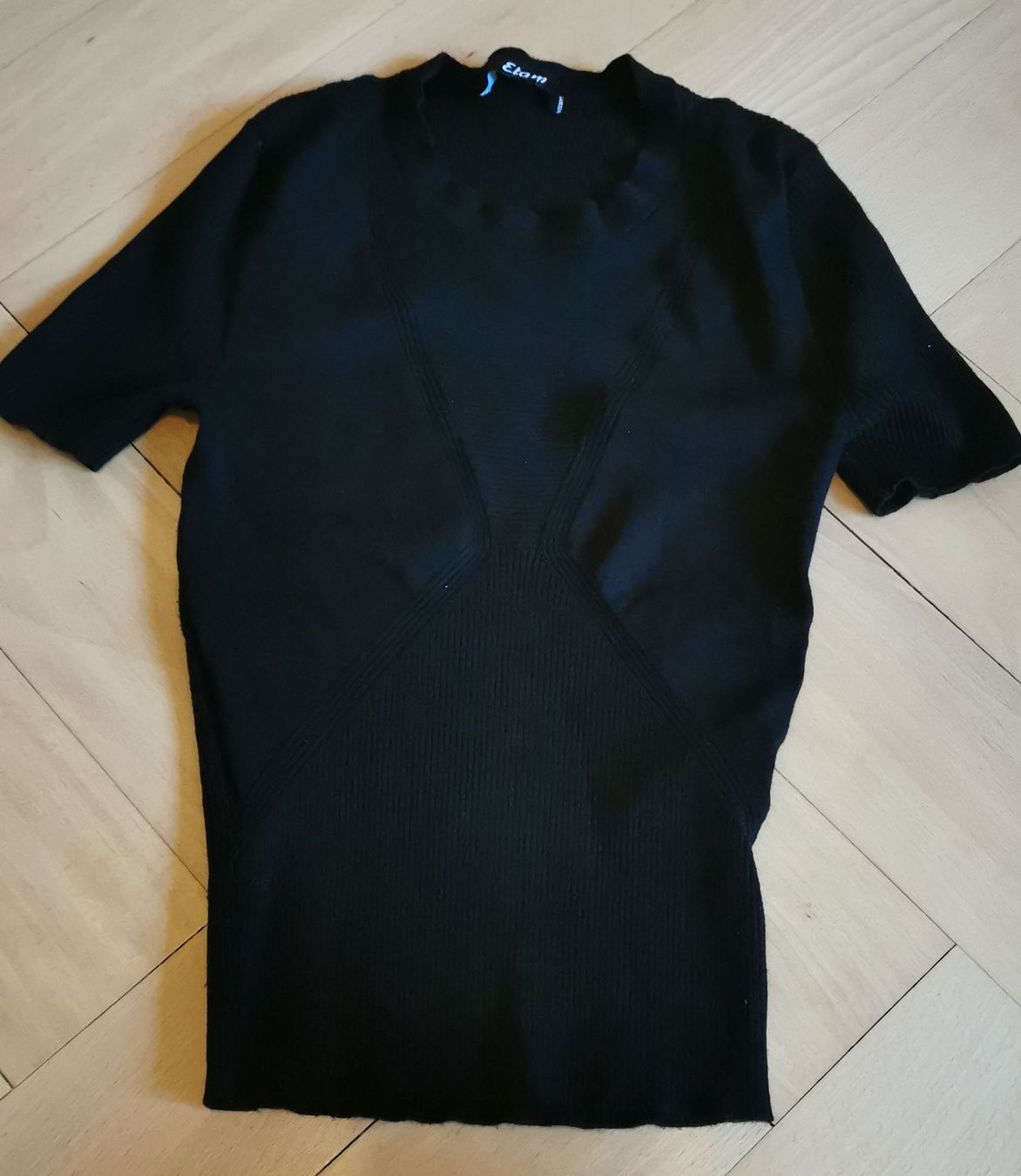 Etam T-Shirts: T-shirt noir – Gebraucht aus Fribourg von chi_j8yw