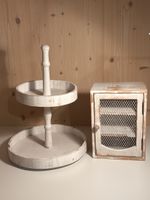 Etagère und kleines Schränkchen, Shabby Chic. Dekoration 