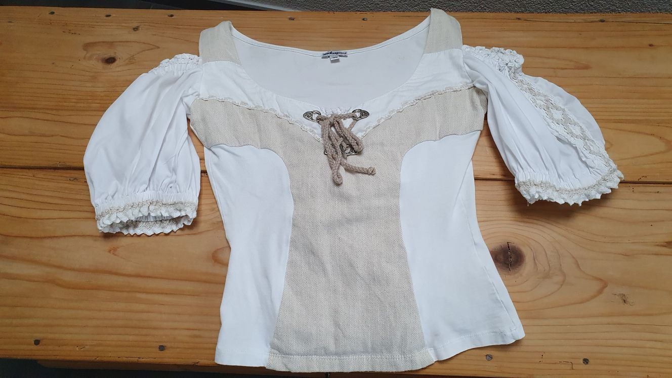 Top: Oberteil-Dirndl – Usato da Wagerswil venduto da flagge